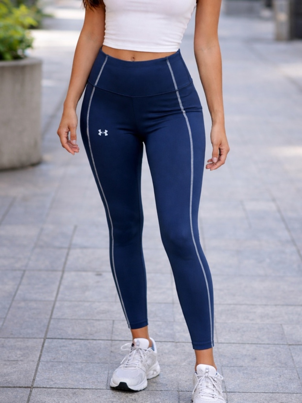 Under Armour Navy High-Waist Performance Leggings with Gray Contrast Seams
